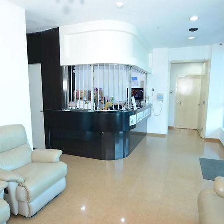 Hotel Alam Indi Τζόχορ Μπάχρου Εξωτερικό φωτογραφία