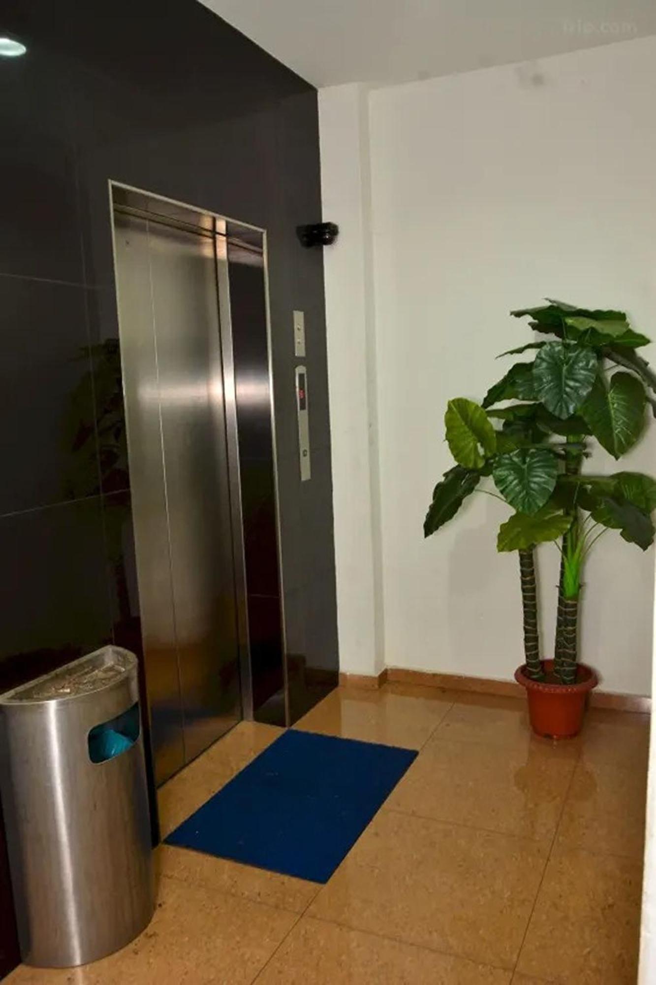 Hotel Alam Indi Τζόχορ Μπάχρου Εξωτερικό φωτογραφία