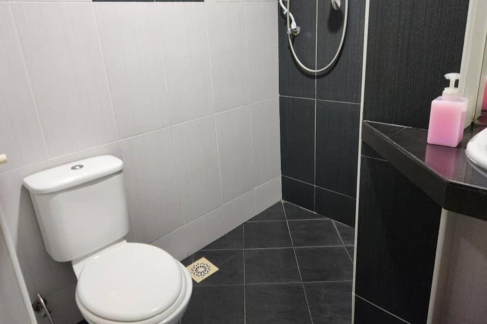 Hotel Alam Indi Τζόχορ Μπάχρου Εξωτερικό φωτογραφία