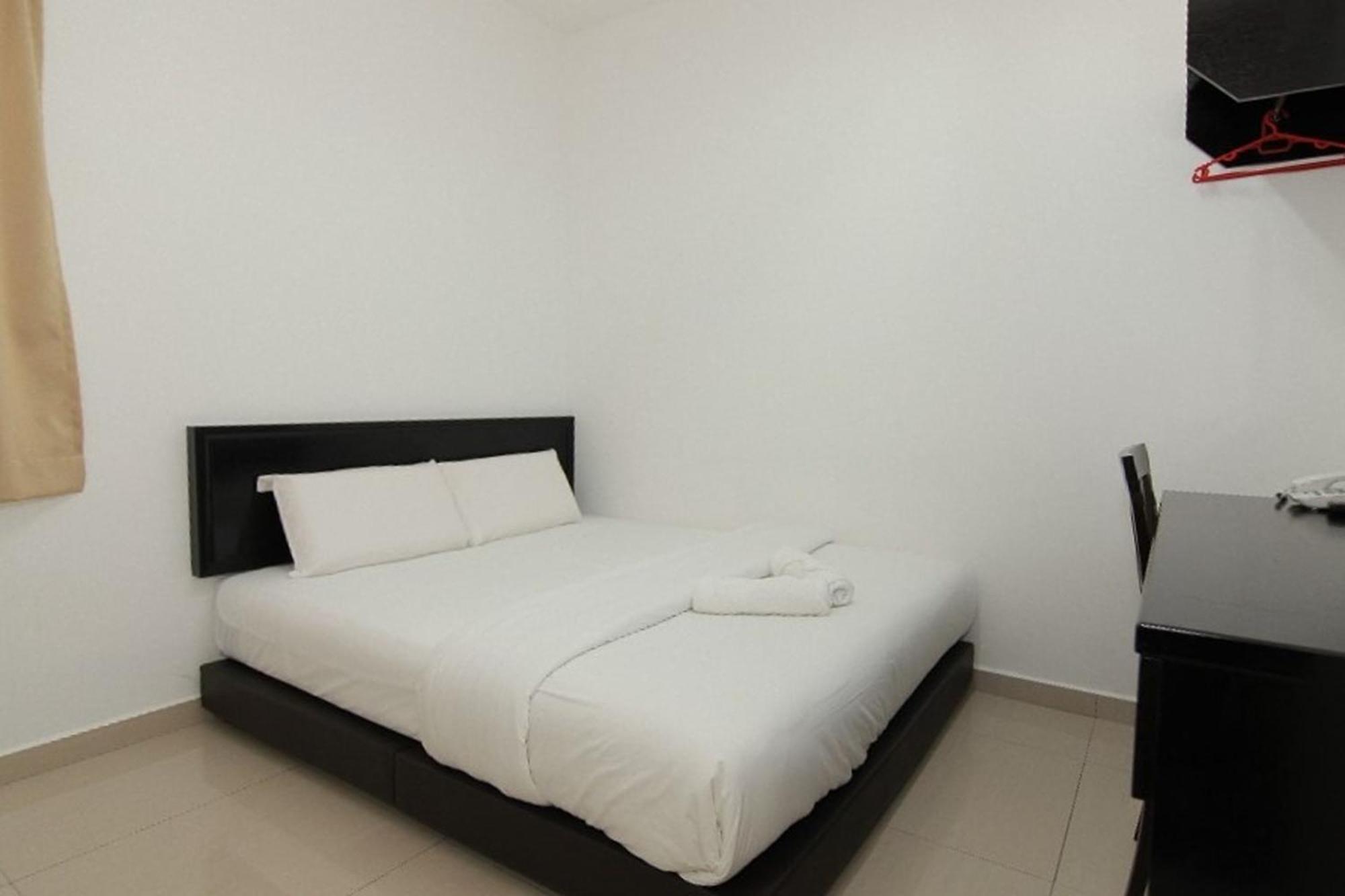 Hotel Alam Indi Τζόχορ Μπάχρου Εξωτερικό φωτογραφία