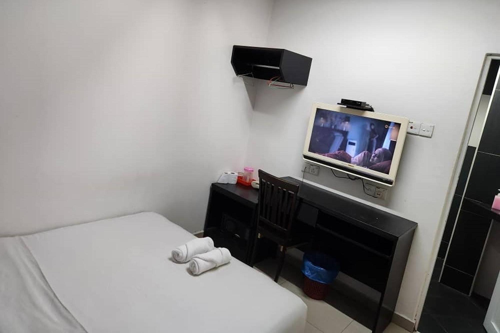 Hotel Alam Indi Τζόχορ Μπάχρου Εξωτερικό φωτογραφία